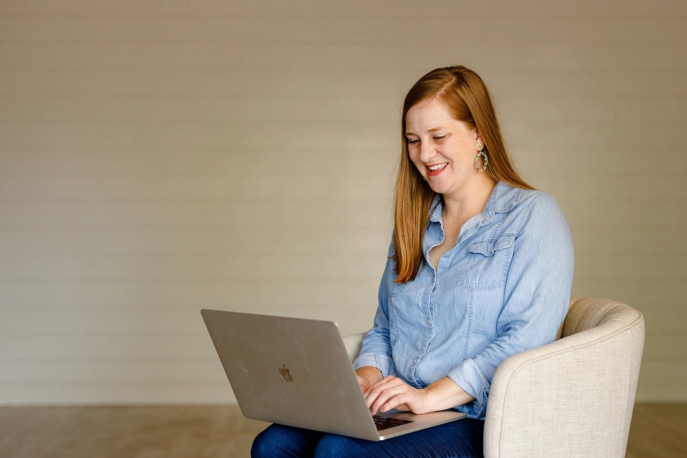 Amanda Olson - Owner and Designer behind Just Add Your Brand™ Kajabi Template Shop