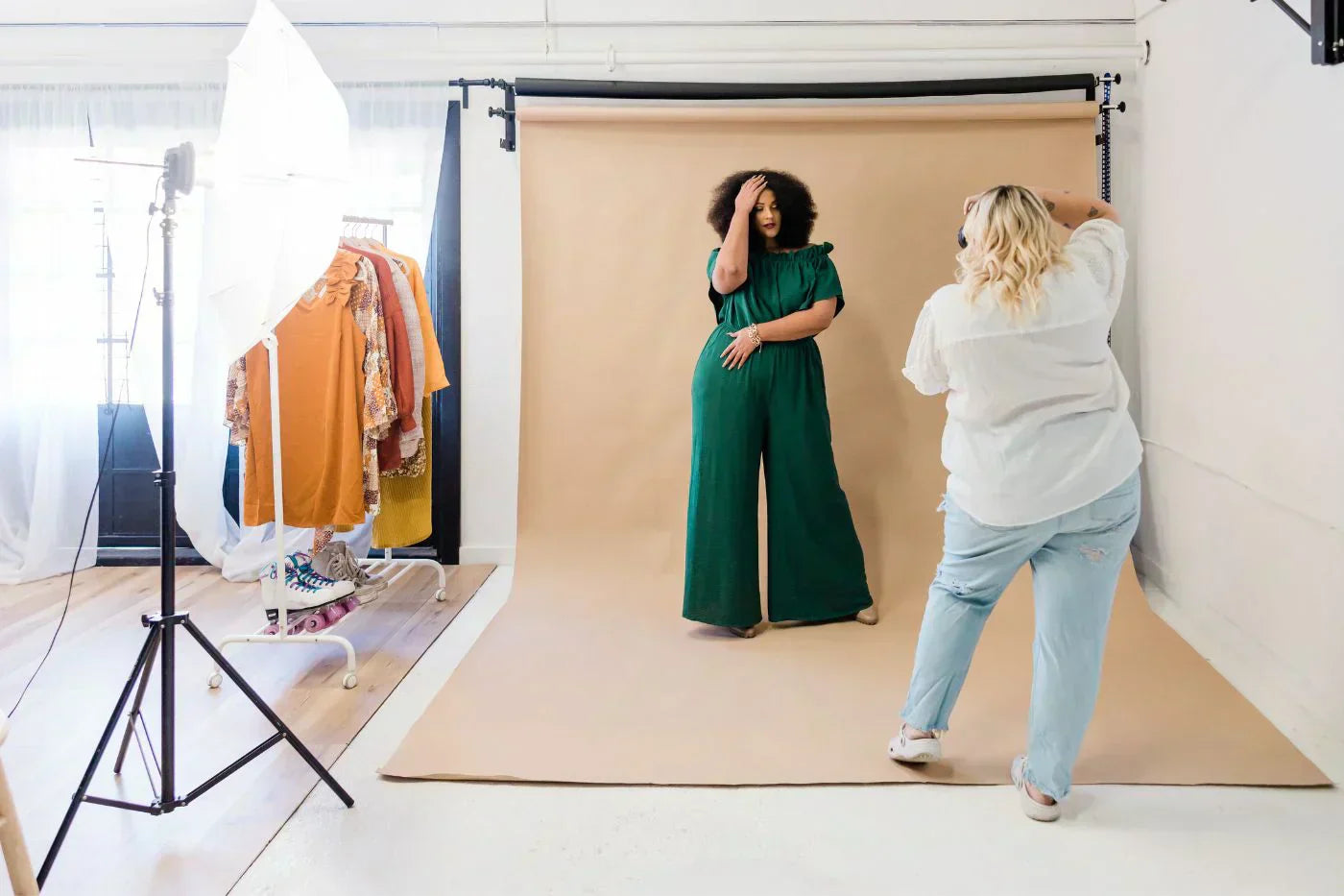 photographer overdelivering on a photo shoot and giving her client an amazing experience that's sure to get a glowing 5-star Google review